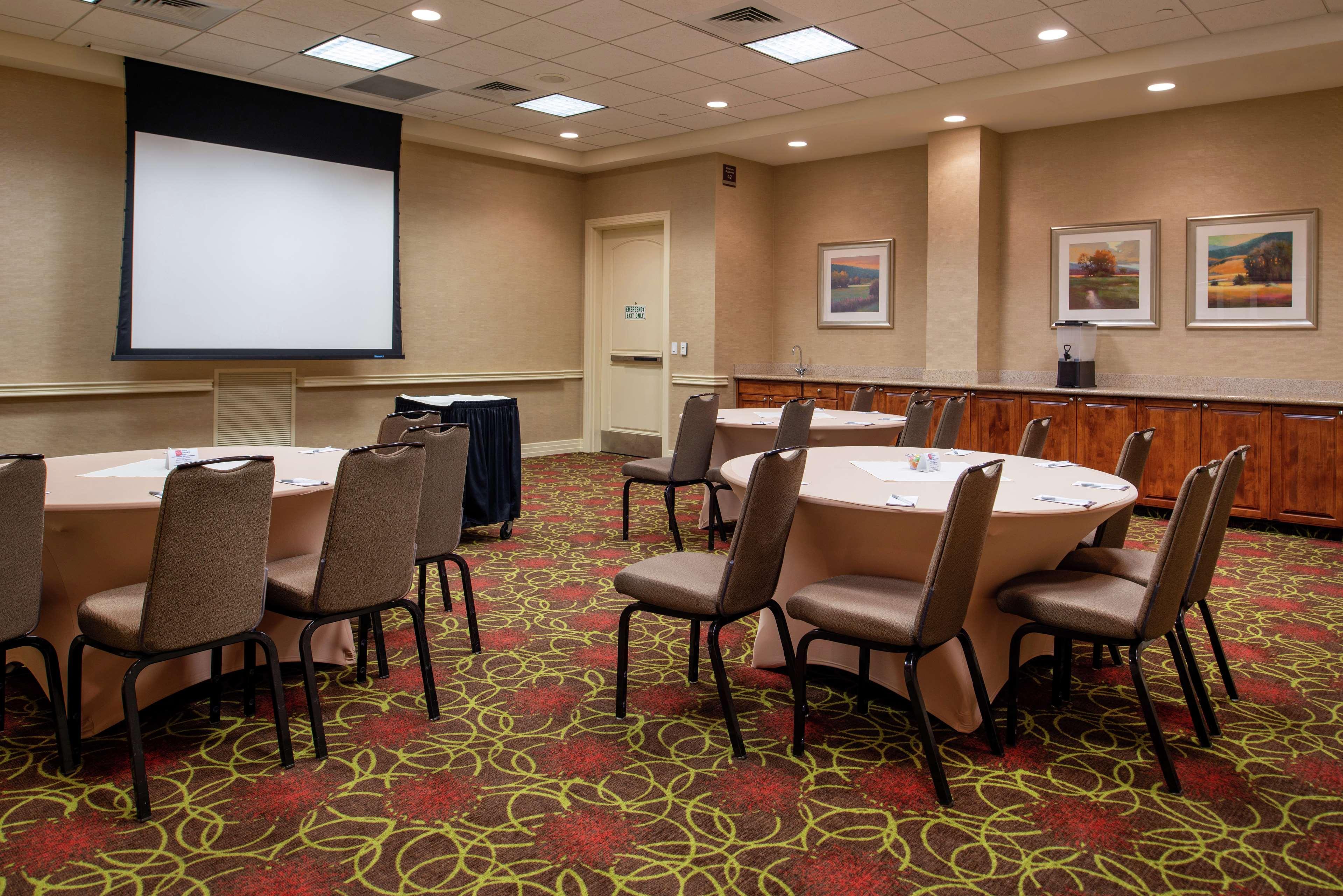 Hilton Garden Inn Boise Spectrum Exterior photo