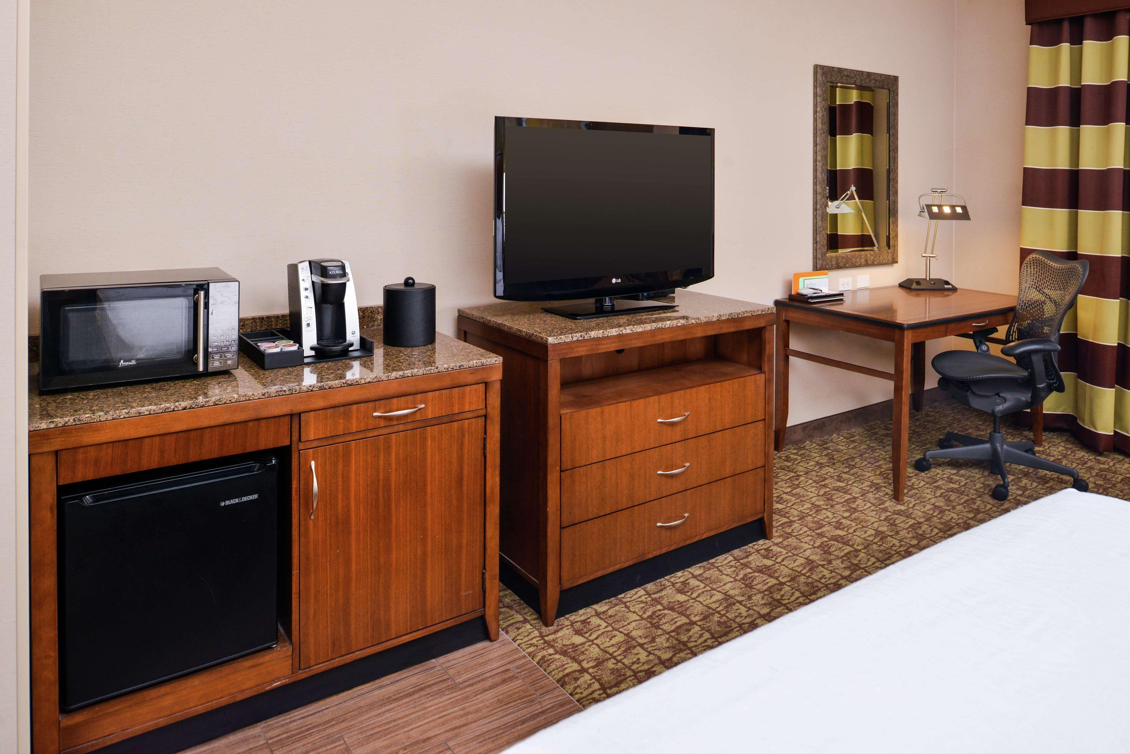 Hilton Garden Inn Boise Spectrum Exterior photo